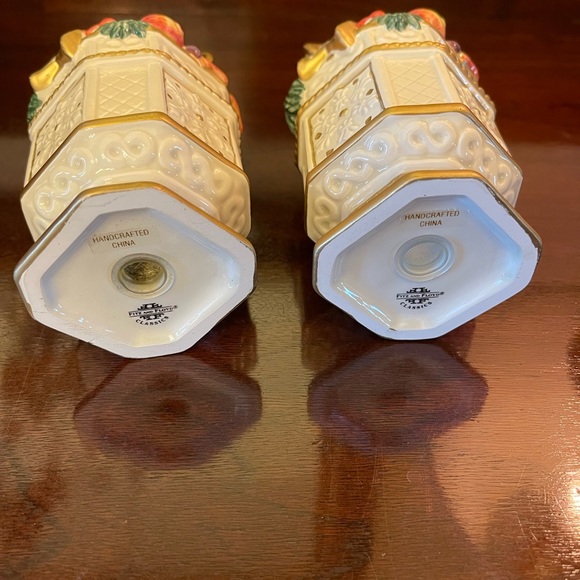 Fitz & Floyd Salt & Pepper Shaker Set - Picture 4 of 4
